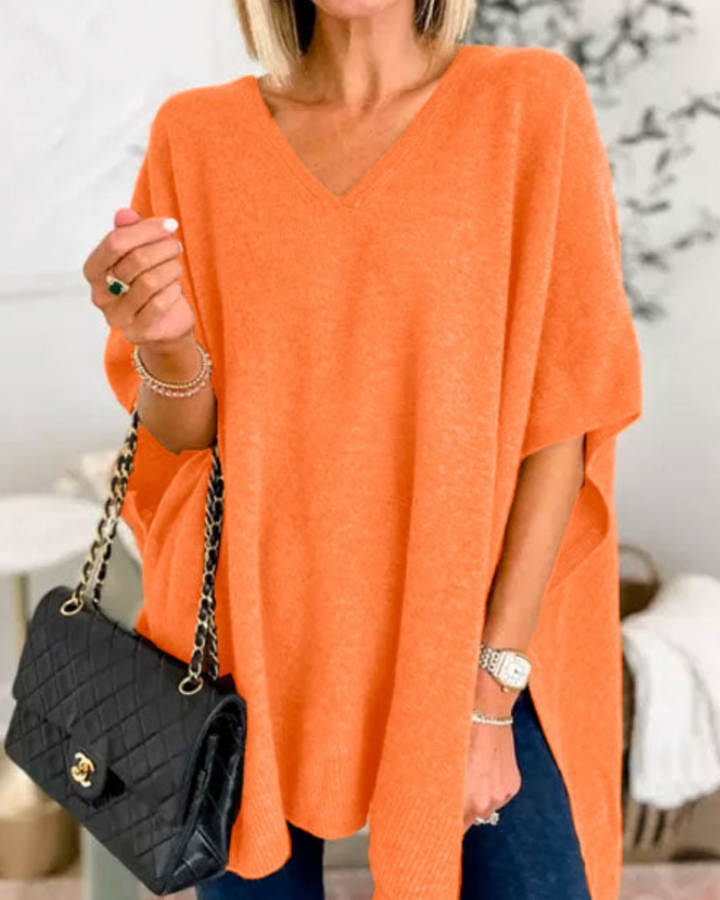 Elara | Blød strikket ponchosweater med V-hals