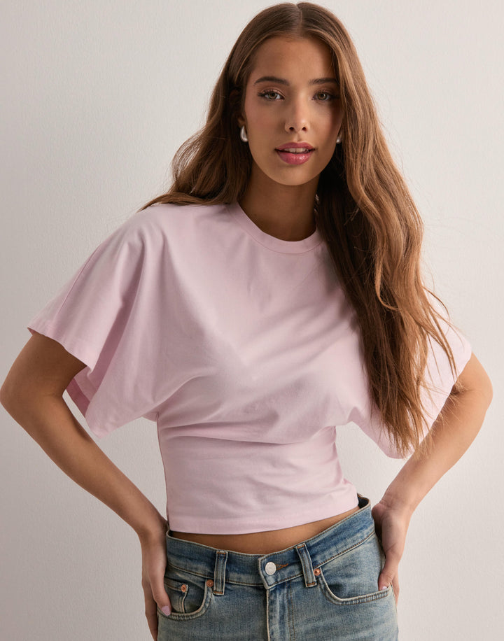 Serena | Smart T-shirt med brede ærmer